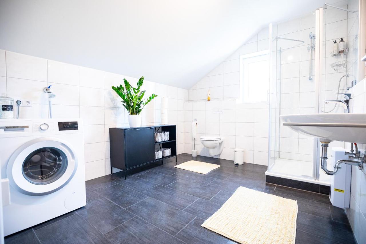 Design-Ferienwohnung In Kelberg Am Nuerburgring: Platz Fuer 6, Kueche, Wifi, Netflix Esterno foto