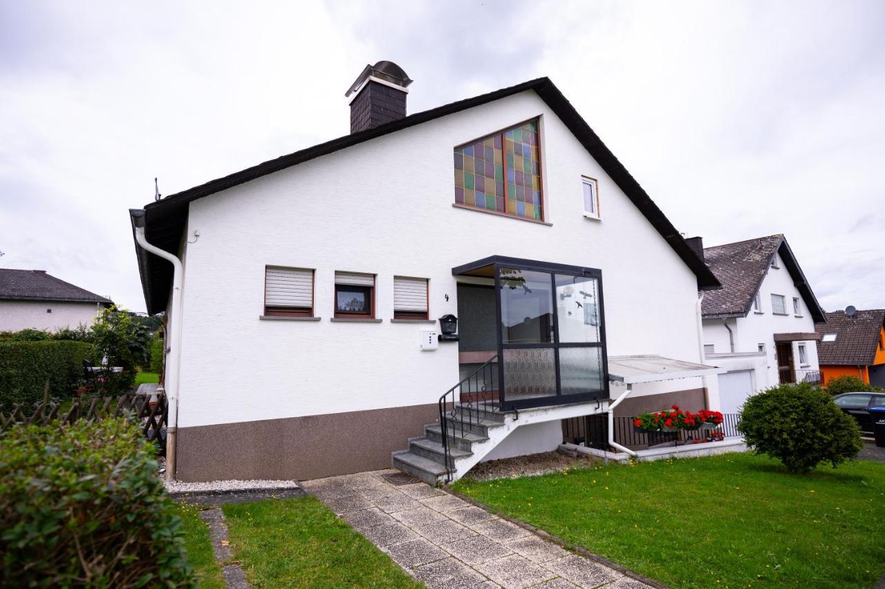 Design-Ferienwohnung In Kelberg Am Nuerburgring: Platz Fuer 6, Kueche, Wifi, Netflix Esterno foto